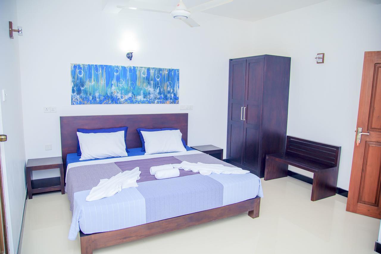 Hotel Ruki Sea Reach à Kudapaduwa Extérieur photo