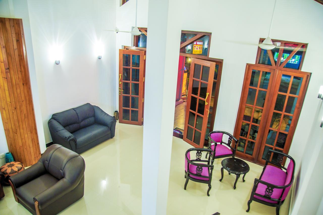 Hotel Ruki Sea Reach à Kudapaduwa Extérieur photo