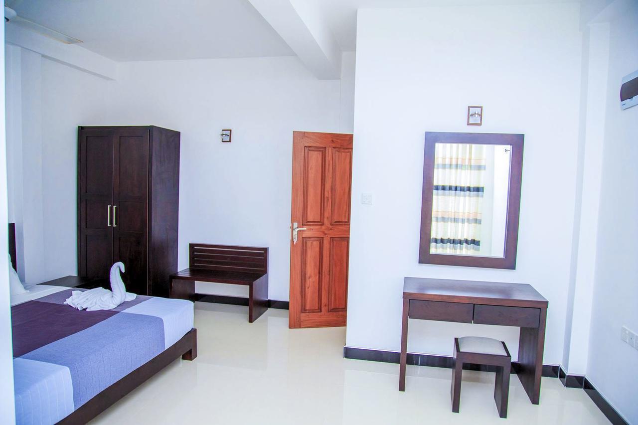 Hotel Ruki Sea Reach à Kudapaduwa Extérieur photo