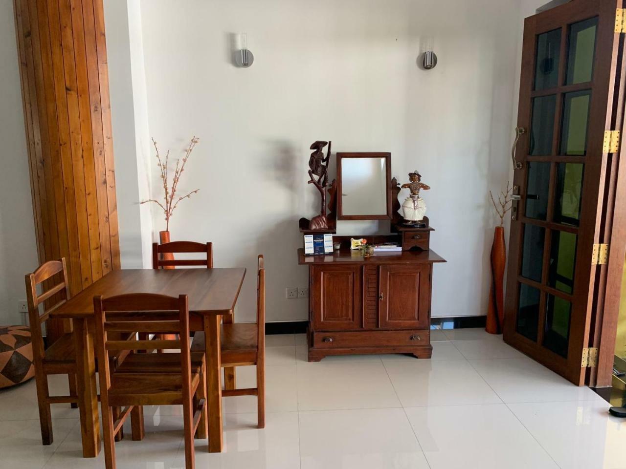 Hotel Ruki Sea Reach à Kudapaduwa Extérieur photo